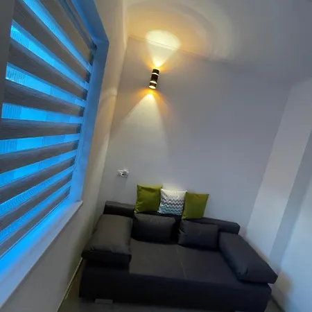 Yellow House Holiday home Constanta